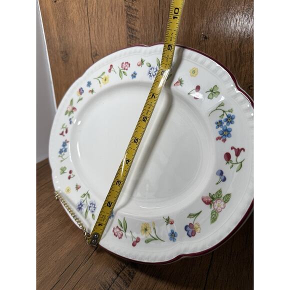 Johnson Brothers Fleurette-Floral Rim,Scalloped, 12 In. Oval Serving Platter. - Picture 3 of 4